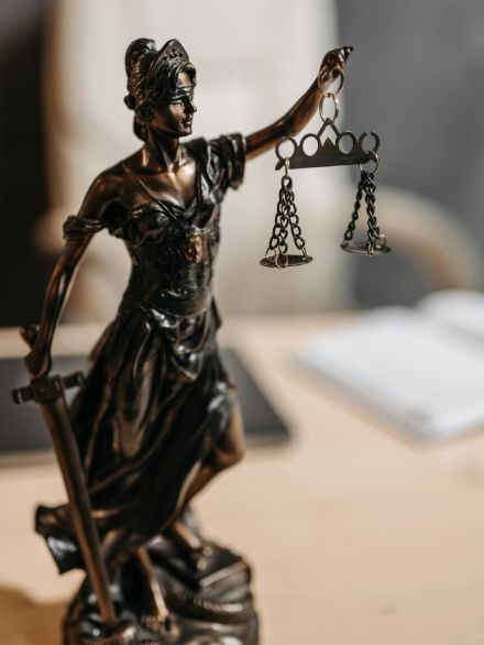 Πορτραίτο της συμβολαιογράφου Αθηνάς Ηλιάδη