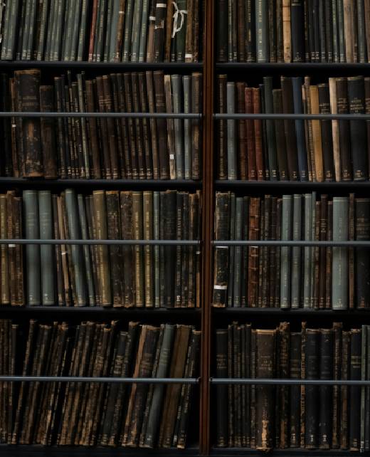 Ντοσιέ και φάκελοι σε συμβολαιογραφικό αρχείο